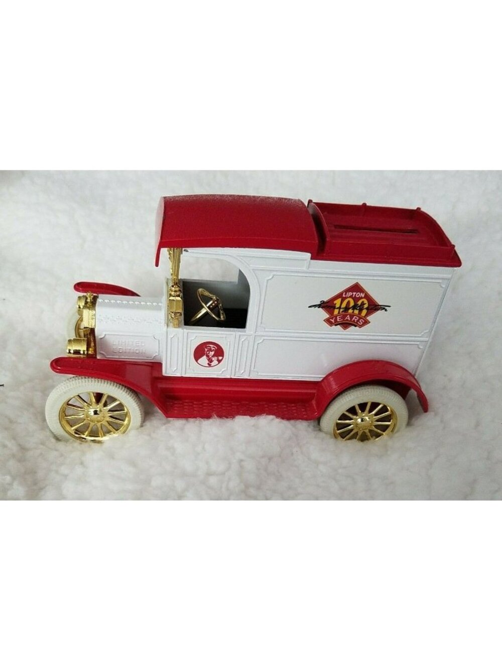 Toy Bank Die Cast Lipton Tea Truck # 7505 White Wheels Key